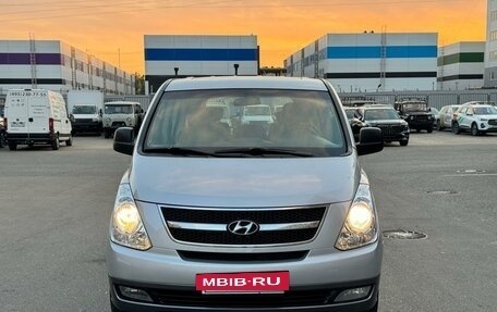 Hyundai Grand Starex Grand Starex I рестайлинг 2, 2009 год, 1 595 000 рублей, 2 фотография