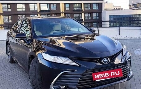 Toyota Camry, 2021 год, 4 000 000 рублей, 2 фотография