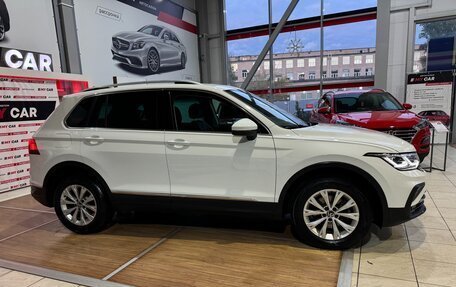 Volkswagen Tiguan II, 2021 год, 3 099 000 рублей, 3 фотография