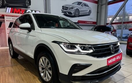 Volkswagen Tiguan II, 2021 год, 3 099 000 рублей, 2 фотография