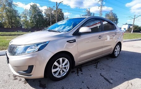 KIA Rio III рестайлинг, 2014 год, 910 000 рублей, 10 фотография