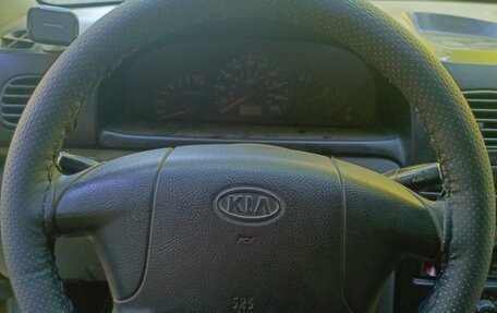 KIA Rio II, 2002 год, 250 000 рублей, 12 фотография