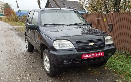 Chevrolet Niva I рестайлинг, 2004 год, 300 000 рублей, 2 фотография