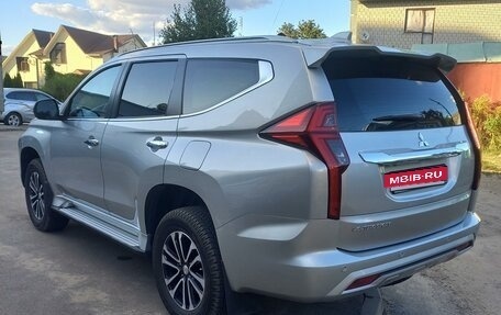 Mitsubishi Montero Sport, 2022 год, 5 200 000 рублей, 4 фотография