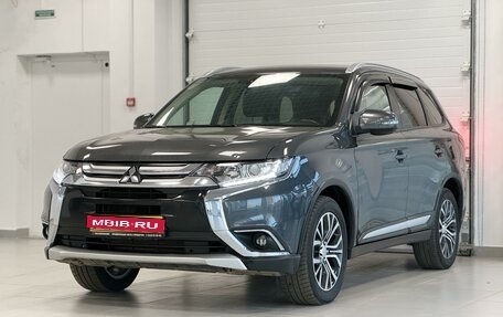 Mitsubishi Outlander III рестайлинг 3, 2017 год, 2 300 000 рублей, 1 фотография