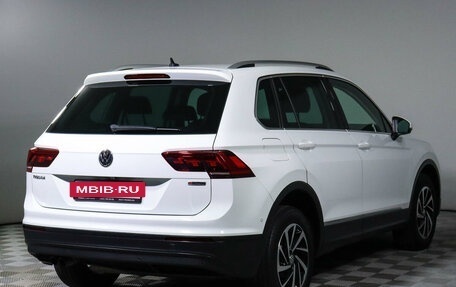 Volkswagen Tiguan II, 2018 год, 2 990 000 рублей, 5 фотография