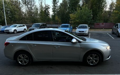 Chevrolet Cruze II, 2011 год, 700 000 рублей, 3 фотография