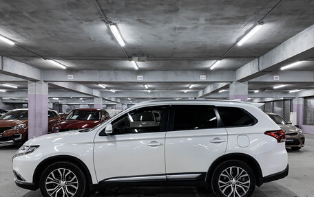 Mitsubishi Outlander III рестайлинг 3, 2018 год, 2 390 000 рублей, 8 фотография