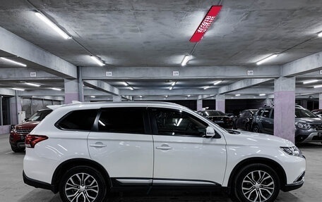 Mitsubishi Outlander III рестайлинг 3, 2018 год, 2 390 000 рублей, 4 фотография