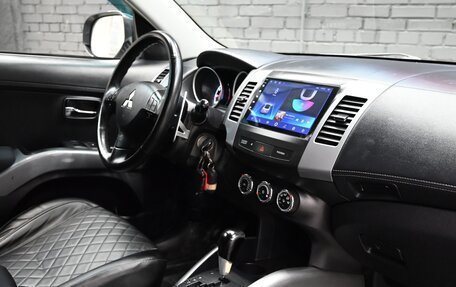 Mitsubishi Outlander III рестайлинг 3, 2011 год, 1 465 000 рублей, 13 фотография