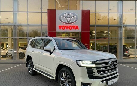 Toyota Land Cruiser, 2024 год, 15 000 000 рублей, 3 фотография