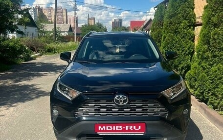 Toyota RAV4, 2021 год, 3 980 000 рублей, 2 фотография