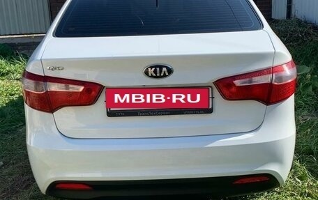 KIA Rio III рестайлинг, 2013 год, 900 000 рублей, 3 фотография