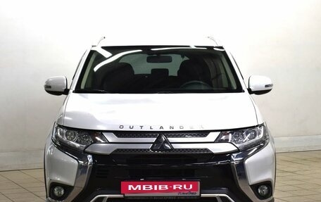 Mitsubishi Outlander III рестайлинг 3, 2020 год, 2 248 000 рублей, 2 фотография