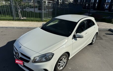 Mercedes-Benz A-Класс, 2015 год, 1 550 000 рублей, 2 фотография