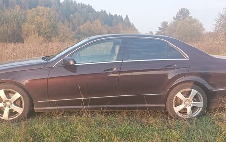 Mercedes-Benz E-Класс, 2013 год, 1 850 000 рублей, 2 фотография