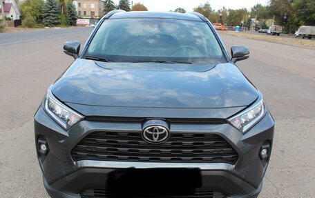 Toyota RAV4, 2019 год, 3 700 000 рублей, 3 фотография