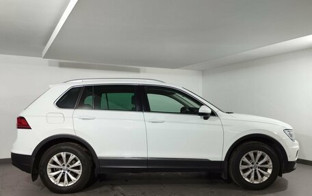 Volkswagen Tiguan II, 2017 год, 2 057 000 рублей, 3 фотография