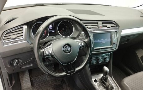 Volkswagen Tiguan II, 2017 год, 2 057 000 рублей, 13 фотография