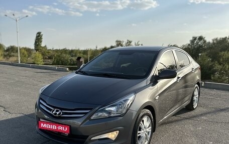 Hyundai Solaris II рестайлинг, 2015 год, 1 265 000 рублей, 1 фотография