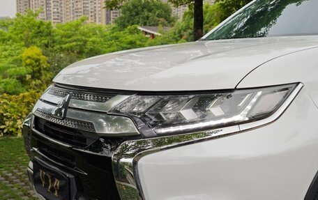 Mitsubishi Outlander III рестайлинг 3, 2020 год, 2 550 000 рублей, 2 фотография