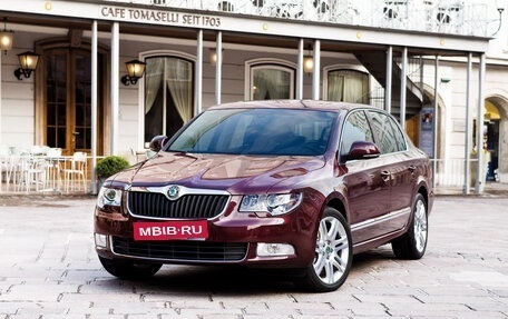 Skoda Superb III рестайлинг, 2012 год, 1 200 000 рублей, 1 фотография