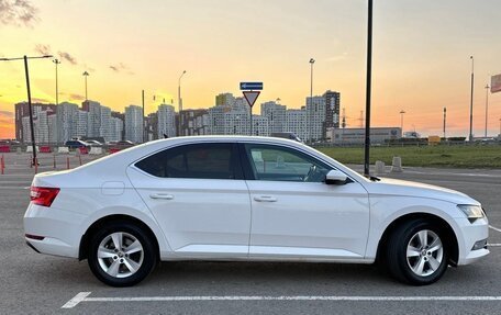 Skoda Superb III рестайлинг, 2017 год, 1 650 000 рублей, 3 фотография