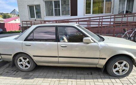 Toyota Carina, 1990 год, 180 000 рублей, 11 фотография