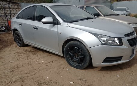 Chevrolet Cruze II, 2010 год, 435 000 рублей, 2 фотография