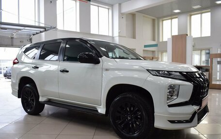 Mitsubishi Montero Sport, 2022 год, 3 850 000 рублей, 3 фотография