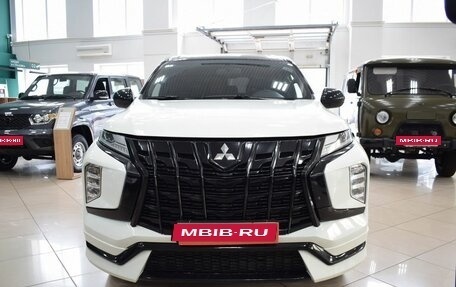 Mitsubishi Montero Sport, 2022 год, 3 850 000 рублей, 2 фотография