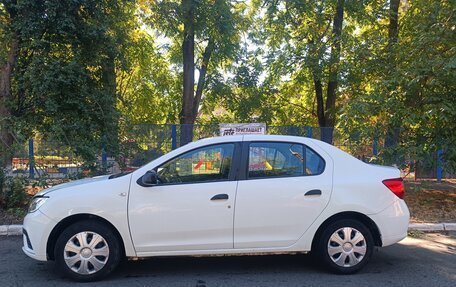 Renault Logan II, 2018 год, 750 000 рублей, 2 фотография