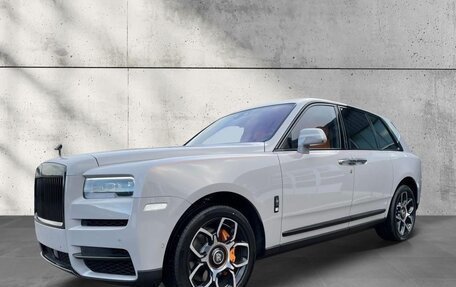 Rolls-Royce Cullinan, 2022 год, 69 900 000 рублей, 3 фотография