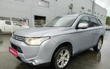 Mitsubishi Outlander III рестайлинг 3, 2012 год, 1 199 000 рублей, 1 фотография