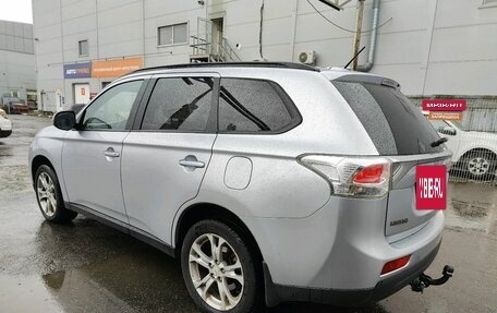 Mitsubishi Outlander III рестайлинг 3, 2012 год, 1 199 000 рублей, 3 фотография