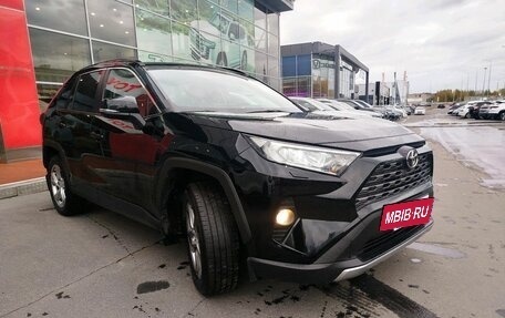 Toyota RAV4, 2021 год, 4 000 000 рублей, 3 фотография