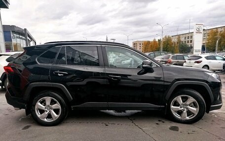 Toyota RAV4, 2021 год, 4 000 000 рублей, 4 фотография