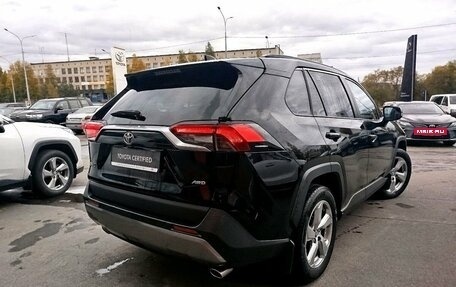 Toyota RAV4, 2021 год, 4 000 000 рублей, 5 фотография