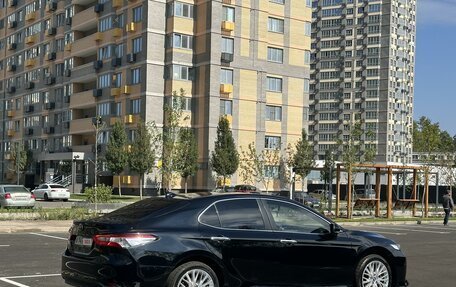 Toyota Camry, 2019 год, 2 150 000 рублей, 3 фотография