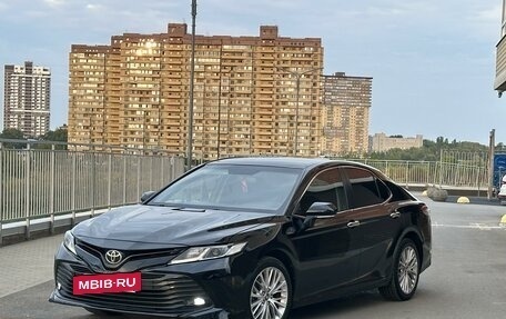 Toyota Camry, 2019 год, 2 150 000 рублей, 11 фотография