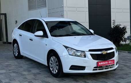 Chevrolet Cruze II, 2010 год, 825 100 рублей, 1 фотография