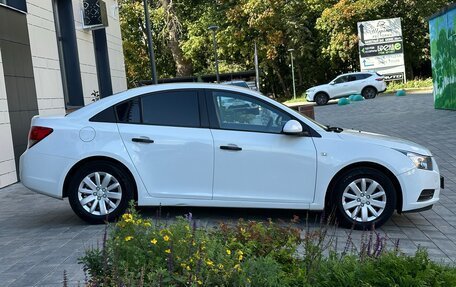 Chevrolet Cruze II, 2010 год, 825 100 рублей, 4 фотография