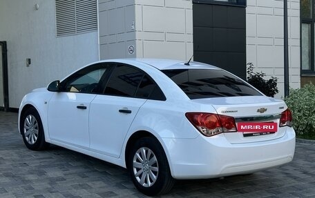 Chevrolet Cruze II, 2010 год, 825 100 рублей, 6 фотография