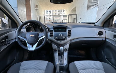 Chevrolet Cruze II, 2010 год, 825 100 рублей, 11 фотография