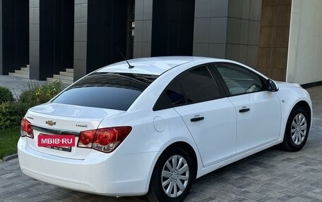 Chevrolet Cruze II, 2010 год, 825 100 рублей, 8 фотография