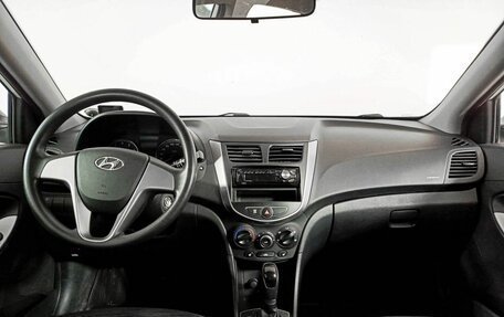 Hyundai Solaris II рестайлинг, 2015 год, 1 232 000 рублей, 14 фотография