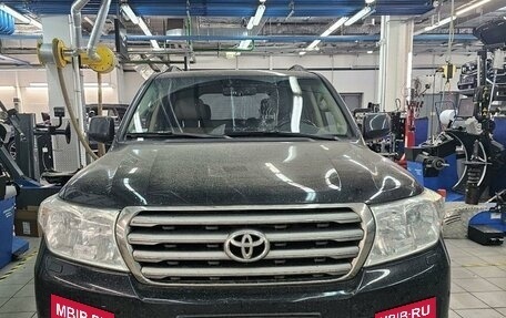 Toyota Land Cruiser 200, 2011 год, 3 897 000 рублей, 2 фотография