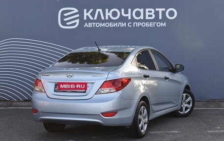 Hyundai Solaris II рестайлинг, 2011 год, 840 000 рублей, 2 фотография