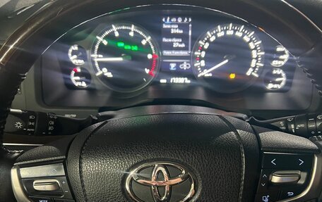 Toyota Land Cruiser 200, 2018 год, 7 600 000 рублей, 8 фотография