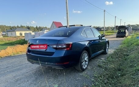 Skoda Superb III рестайлинг, 2016 год, 2 390 000 рублей, 3 фотография